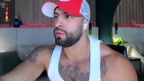 Snapshot of jeremy_harden chatting on 11.18.25 Jeremy online show from 11.18.25