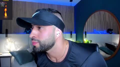 Snapshot of jeremy_harden chatting on 11.20.25 Jeremy online show from 11.20.25