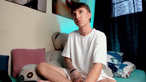 jero independent model online show from 12.23.24