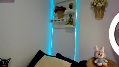 jero independent model online show from 11.07.25