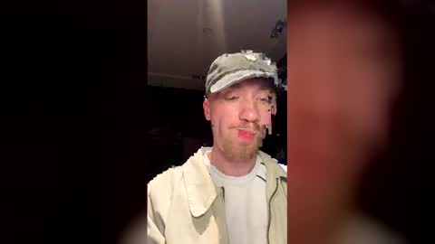 Snapshot of jerk100e chatting on 05.27.26 jerk100e online show from 05.27.26