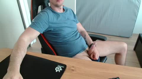 Snapshot of jerklove1006 chatting on 04.12.26 Boy likes daddies online show from 04.12.26