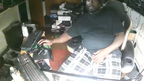 Snapshot of jerry0827 chatting on 11.01.25 jerry johnson online show from 11.01.25