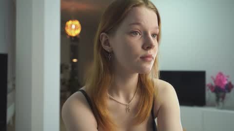 Snapshot of jerrybenear chatting on 11.07.25 Molly online show from 11.07.25