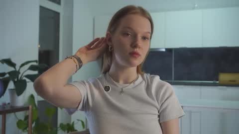 Snapshot of jerrybenear chatting on 11.20.25 Molly online show from 11.20.25