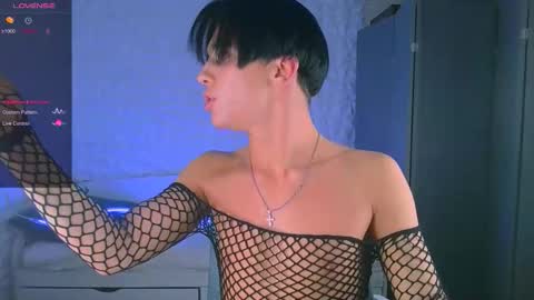 Snapshot of jerrybomb_ chatting on 11.18.25 Jerrybomb online show from 11.18.25