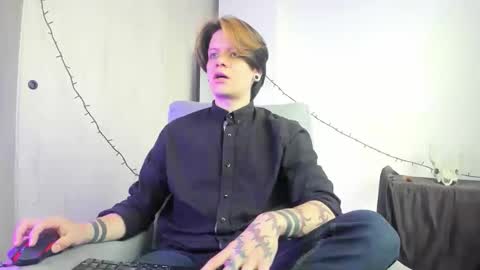 Snapshot of jerrycole_ chatting on 12.17.25 Angelo online show from 12.17.25