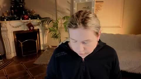 Snapshot of jes_solar chatting on 01.11.26 jes_solar online show from 01.11.26