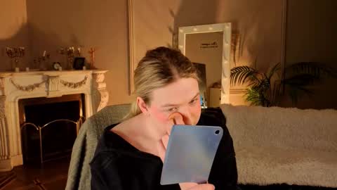 Snapshot of jes_solar chatting on 01.17.26 jes_solar online show from 01.17.26