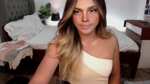 Snapshot of jesie_hot69 chatting on 01.14.25 jesie_hot69 online show from 01.14.25