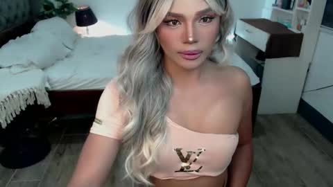 Snapshot of jesie_hot69 chatting on 11.23.25 jesie_hot69 online show from 11.23.25