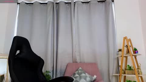 bella  adams online show from 02.21.25