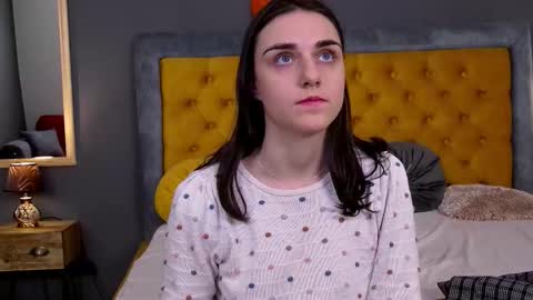 Jessica White online show from 01.05.26