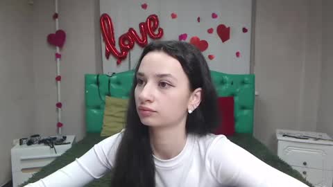 Snapshot of jessicabreez chatting on 05.11.26 JessicaBreez online show from 05.11.26
