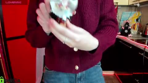 Snapshot of jessicaforris chatting on 12.16.25 jessicaforris online show from 12.16.25