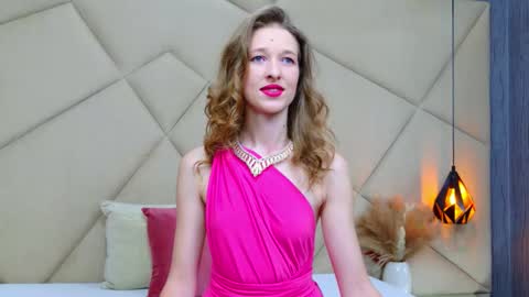 Snapshot of jessicagibson chatting on 02.08.26 Jessica online show from 02.08.26