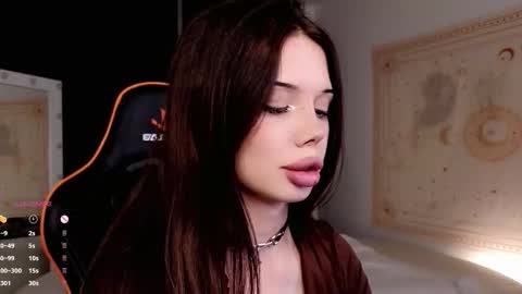 Snapshot of jessie_johns chatting on 10.22.25 jessie_johns online show from 10.22.25