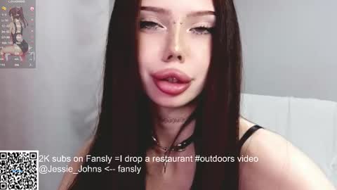 Snapshot of jessie_johns chatting on 02.17.26 jessie_johns online show from 02.17.26