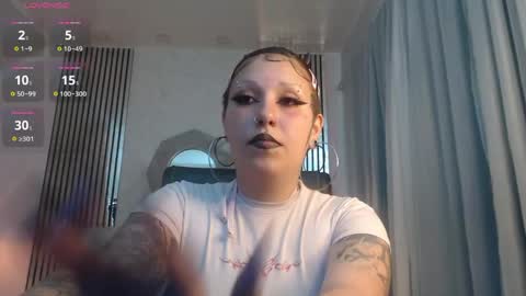 Snapshot of jessie_williams_01 chatting on 06.01.26 Your Sweet Angel online show from 06.01.26