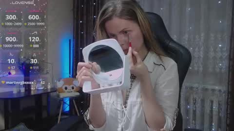 Snapshot of jessiemays chatting on 01.14.25 Jess online show from 01.14.25