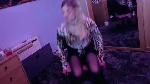 Snapshot of jessiessicaxx chatting on 12.15.24 Jessiessicaxx online show from 12.15.24