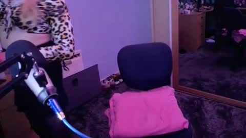 Snapshot of jessiessicaxx chatting on 12.15.24 Jessiessicaxx online show from 12.15.24
