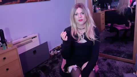 Snapshot of jessiessicaxx chatting on 12.20.24 Jessiessicaxx online show from 12.20.24