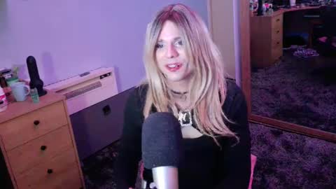 Snapshot of jessiessicaxx chatting on 12.20.24 Jessiessicaxx online show from 12.20.24