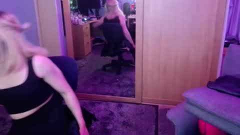 Snapshot of jessiessicaxx chatting on 01.04.25 Jessiessicaxx online show from 01.04.25