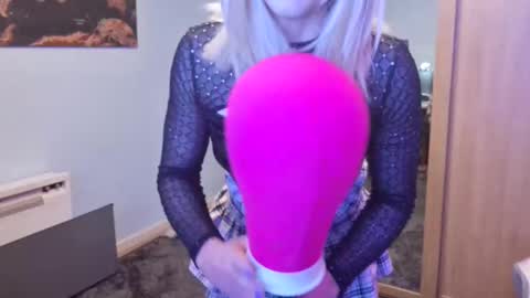 Snapshot of jessiessicaxx chatting on 01.12.25 Jessiessicaxx online show from 01.12.25