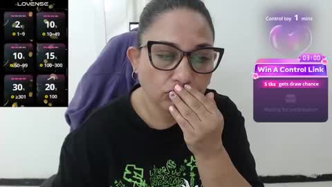 Snapshot of jessikahorny chatting on 12.14.25 paola online show from 12.14.25