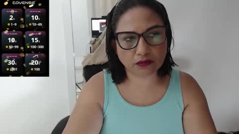 Snapshot of jessikahorny chatting on 12.15.25 paola online show from 12.15.25