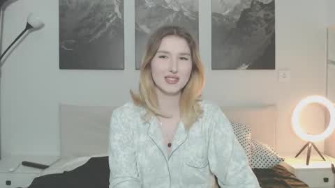 jessstonem online show from 10.30.25