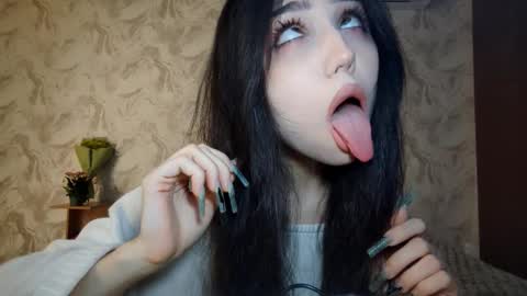 I am Gina ntmu Lets hit 10 Thumbs Up together online show from 03.14.26