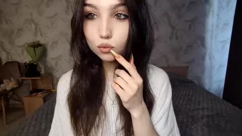 I am Gina ntmu Lets hit 10 Thumbs Up together online show from 03.26.26