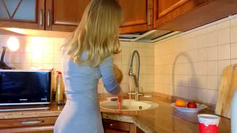 Gwen online show from 02.07.26