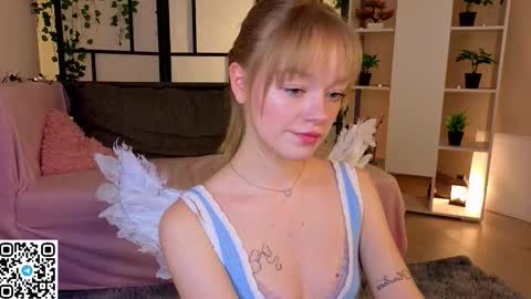 Gwen online show from 02.13.26