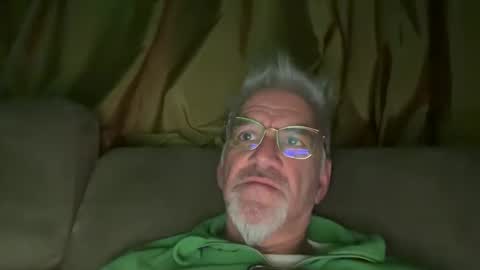 Snapshot of jewlronny chatting on 12.21.24 jewlronny online show from 12.21.24