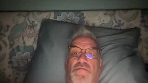 Snapshot of jewlronny chatting on 09.21.25 jewlronny online show from 09.21.25