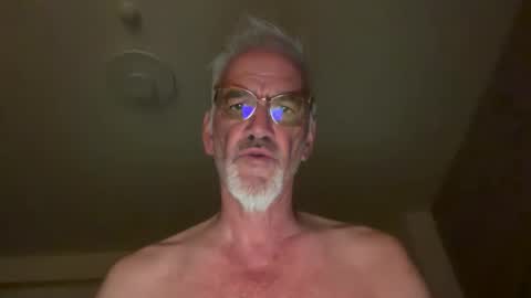 Snapshot of jewlronny chatting on 10.09.25 jewlronny online show from 10.09.25