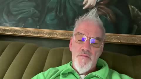 Snapshot of jewlronny chatting on 10.27.25 jewlronny online show from 10.27.25