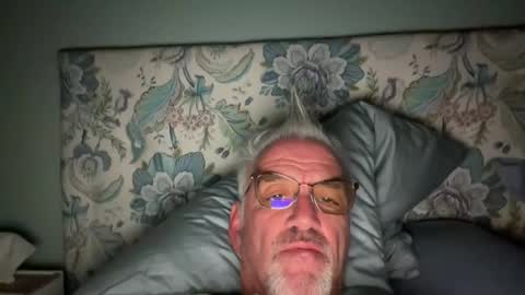 Snapshot of jewlronny chatting on 11.01.25 jewlronny online show from 11.01.25