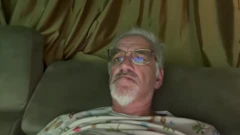 Snapshot of jewlronny chatting on 11.30.25 jewlronny online show from 11.30.25