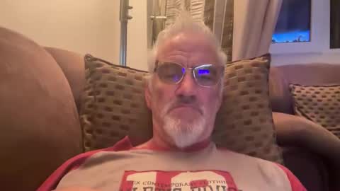 Snapshot of jewlronny chatting on 12.03.25 jewlronny online show from 12.03.25