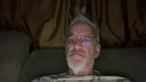 Snapshot of jewlronny chatting on 12.14.25 jewlronny online show from 12.14.25