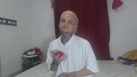 Snapshot of jeykob_23 chatting on 12.24.24 JEYKOB online show from 12.24.24