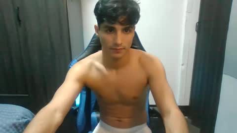 Snapshot of jhon_2000s chatting on 12.30.24 jhon online show from 12.30.24