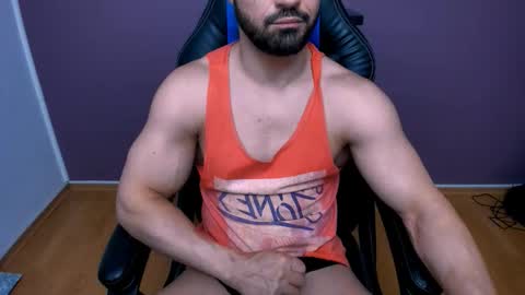 Snapshot of jhonnyboy007 chatting on 11.30.25 Black Diamond online show from 11.30.25