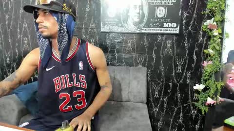 Snapshot of jhonson821 chatting on 11.20.25 jhonson821 online show from 11.20.25