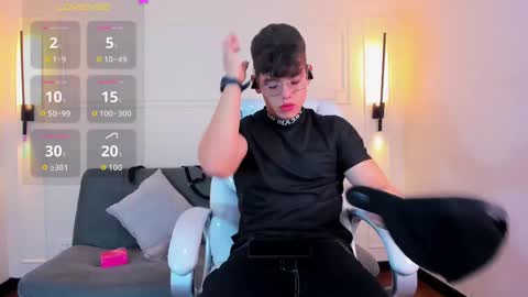 Snapshot of jhoumod_21 chatting on 09.19.25 jhoumod_21 online show from 09.19.25